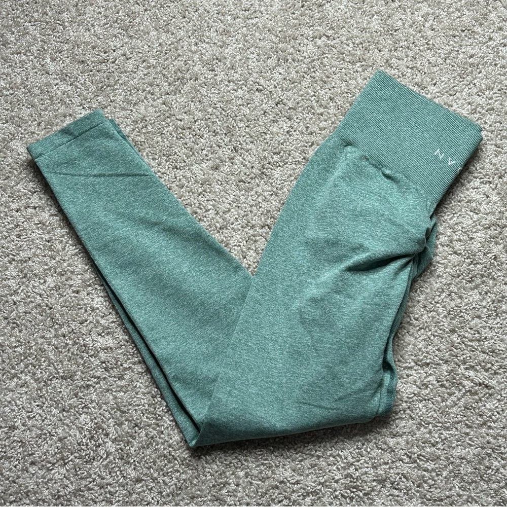 NVGTN Scrunch Leggings